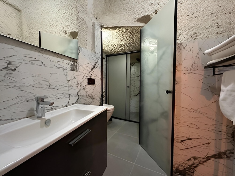La Casa Cave 42/50