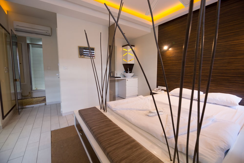 Element Suites 36/65