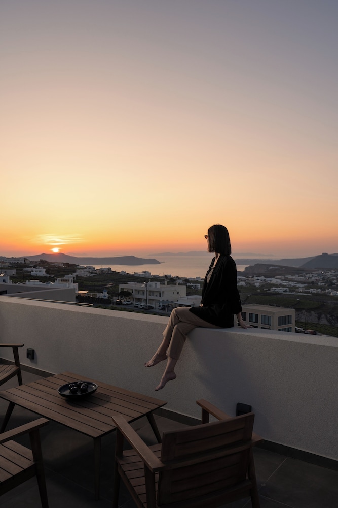 Apikia Santorini Suites - Adults Only 74/85