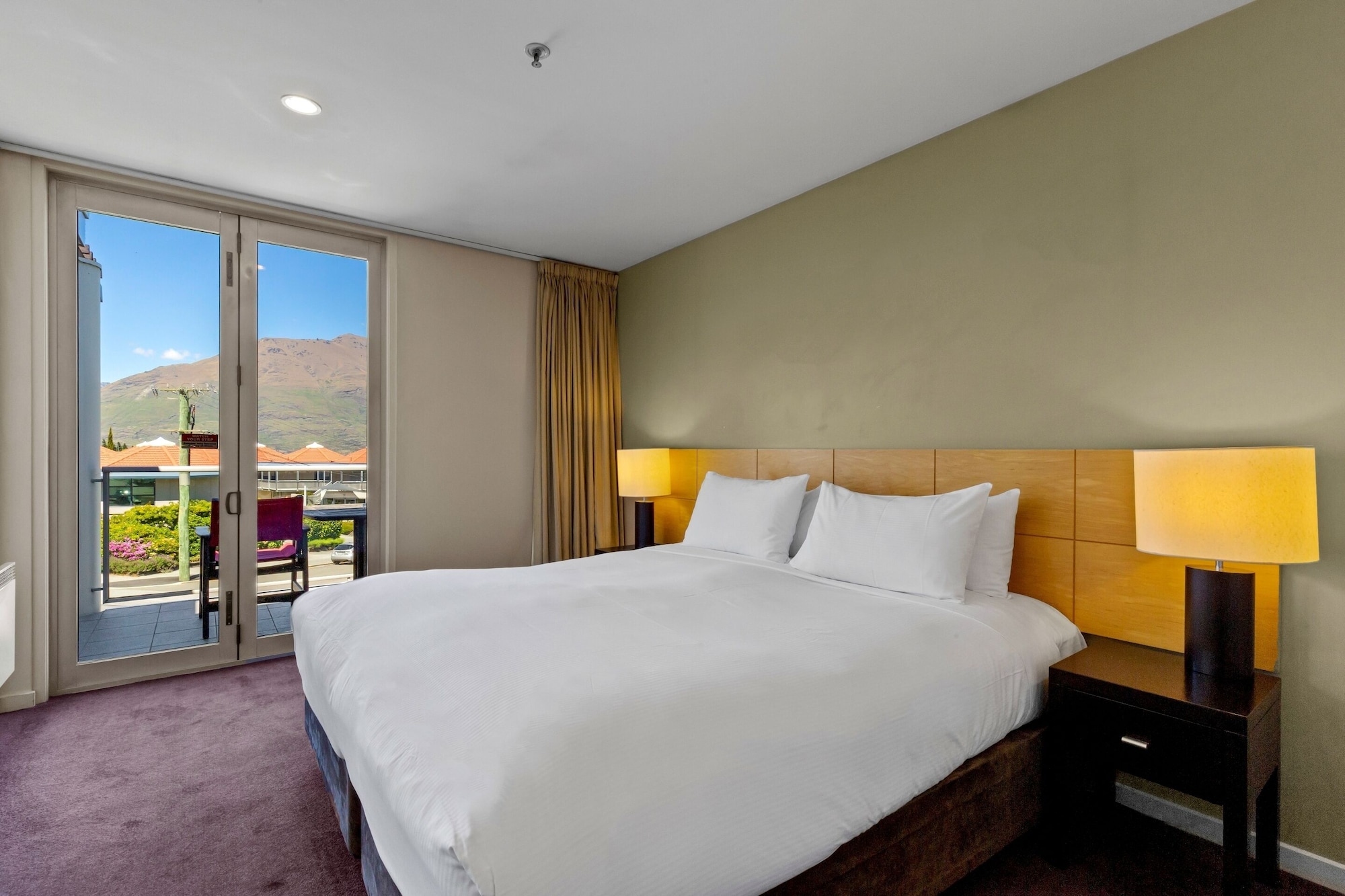 1 BEDROOM, SUITE, MOUNTAIN VIEW