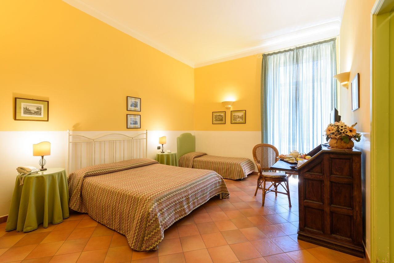 ROOM, TRIPLE