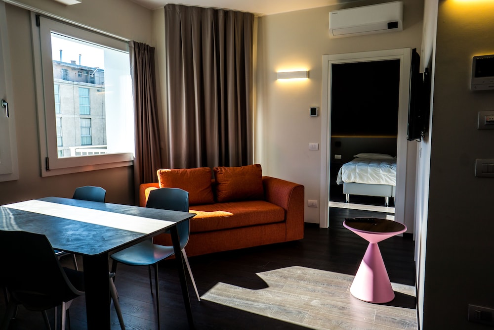 Venice Terminal Apartments and Suites 20/30
