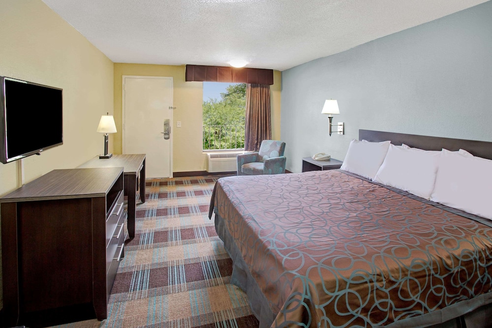 Days Inn By Wyndham Ladson Summerville Charleston 14/48
