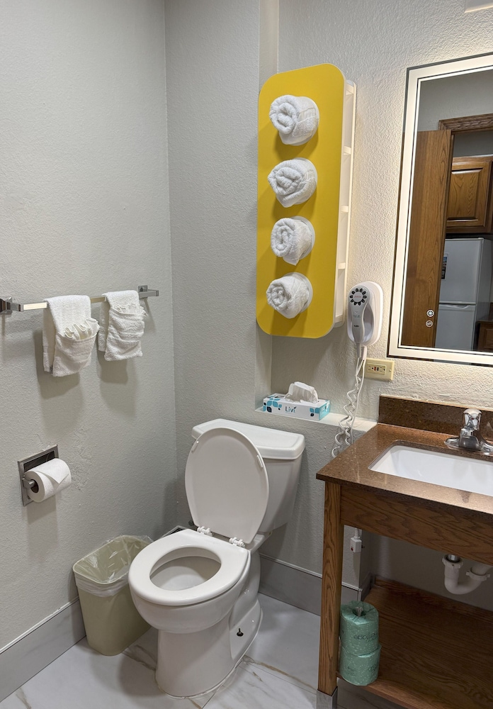 Town House Extended Stay Hotel Downtown 64/64