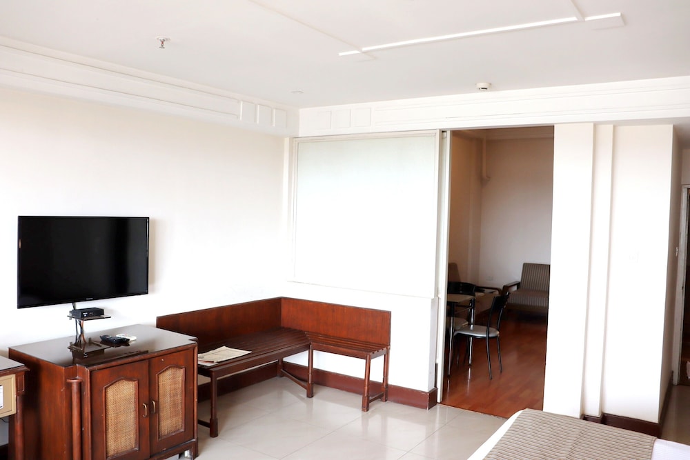 Ivory Tower Hotel 22/37