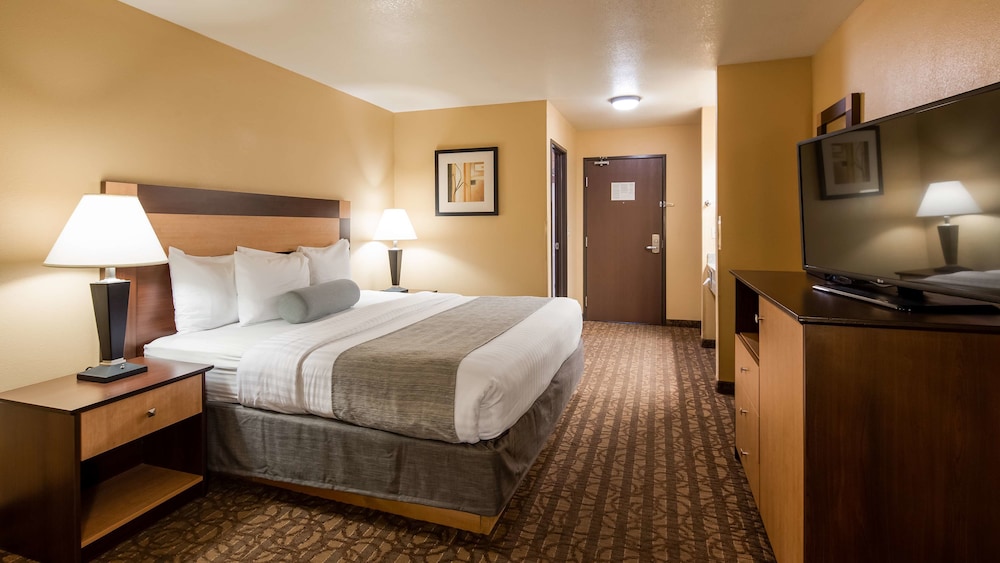 Best Western Sawtooth Inn & Suites 9/34