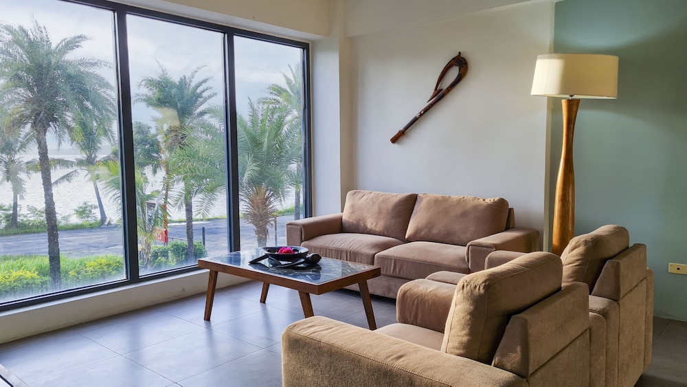 Ramada Suites by Wyndham Seafront Coral Coast 37/60