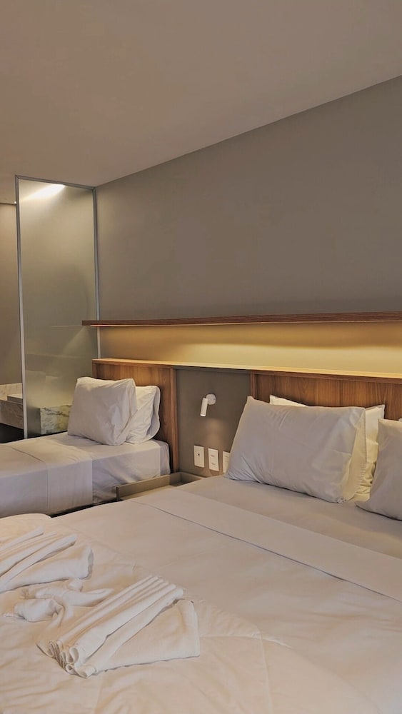 Wave Suites Hotel 23/72