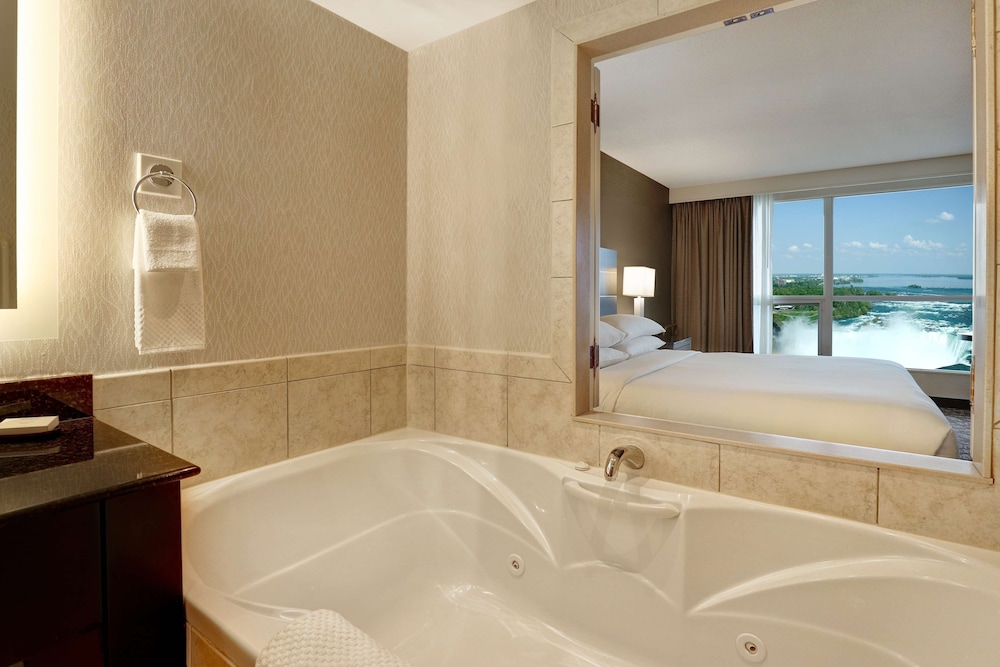 Embassy Suites By Hilton Niagara Falls Fallsview 36/52