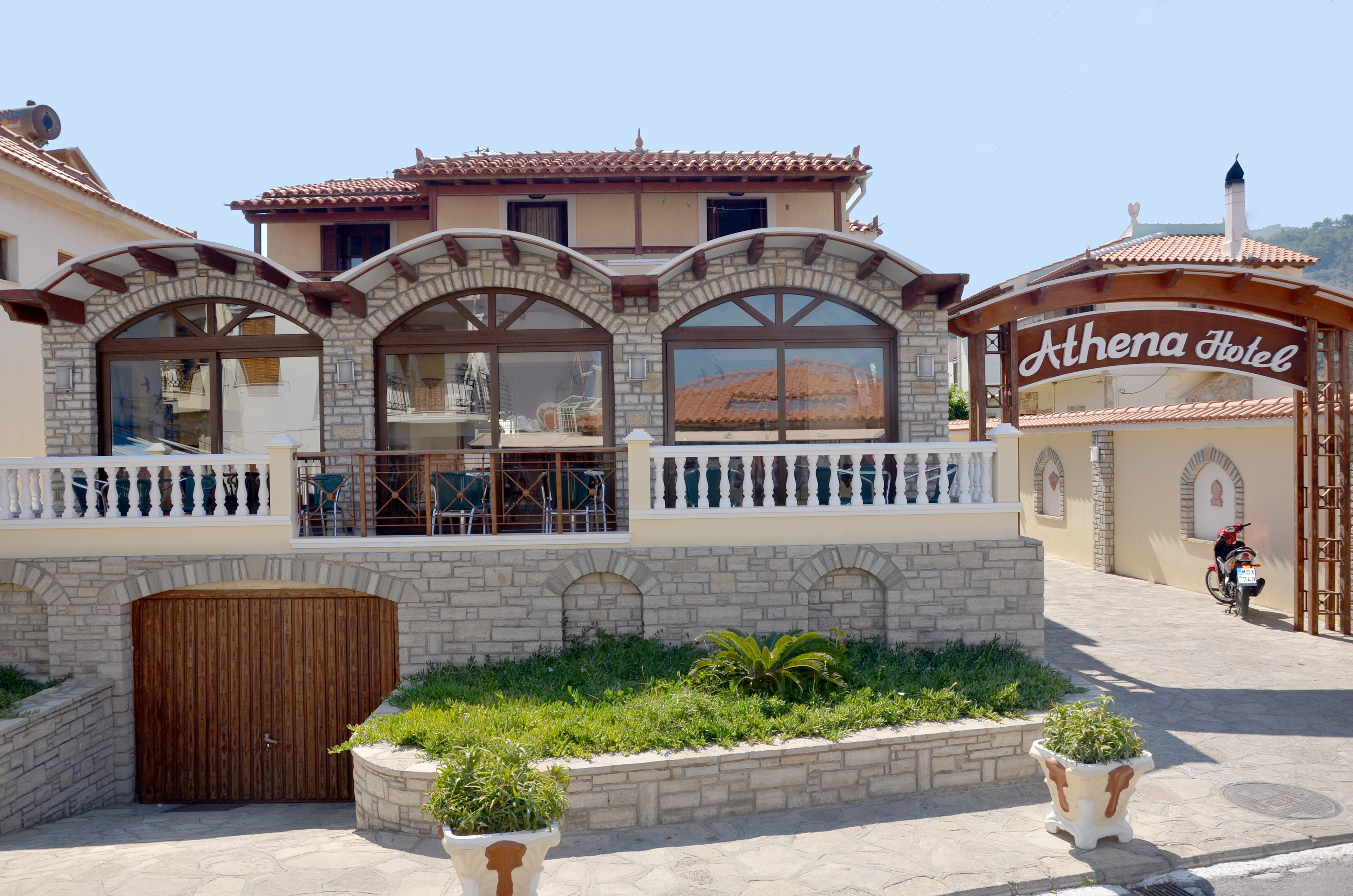 Athena Beach photo3