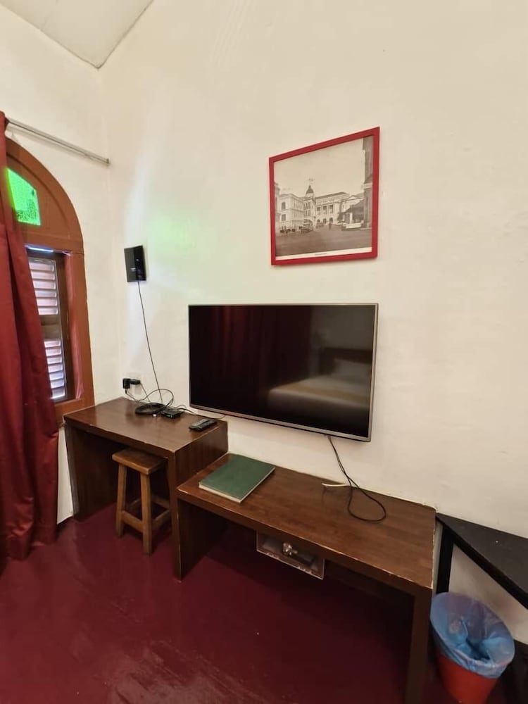 Red Inn Court 44/50