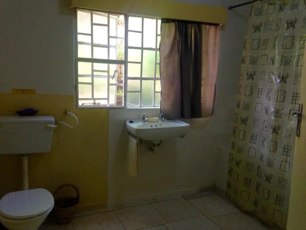 Nkhudzi Lodge 50/50