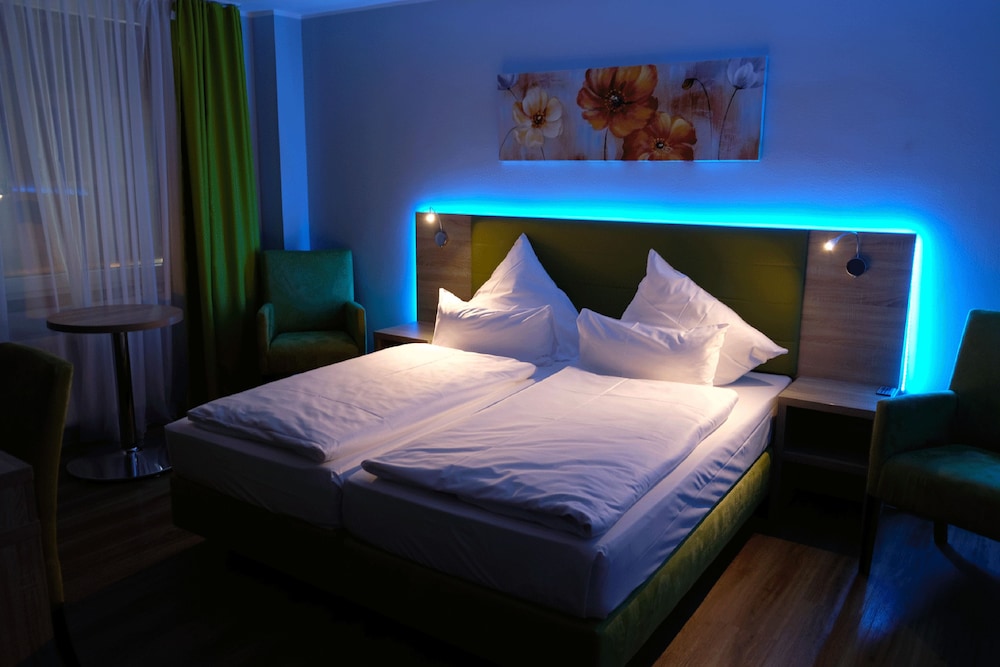 Superior, Twin Beds, Courtyard Area