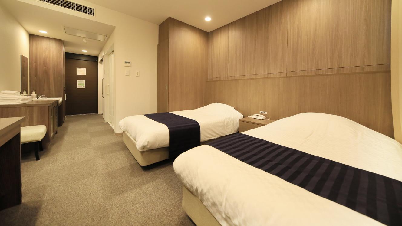 Capital Hotel 1000 12/42