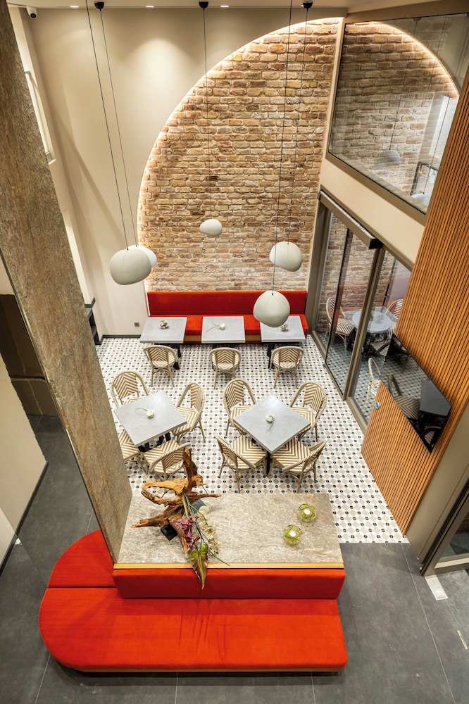 Erk Hotel 43/50