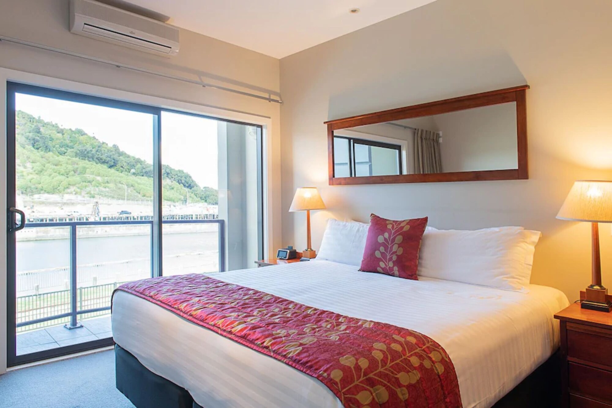 1 Bedroom, Suite, King Bed, Harbour View