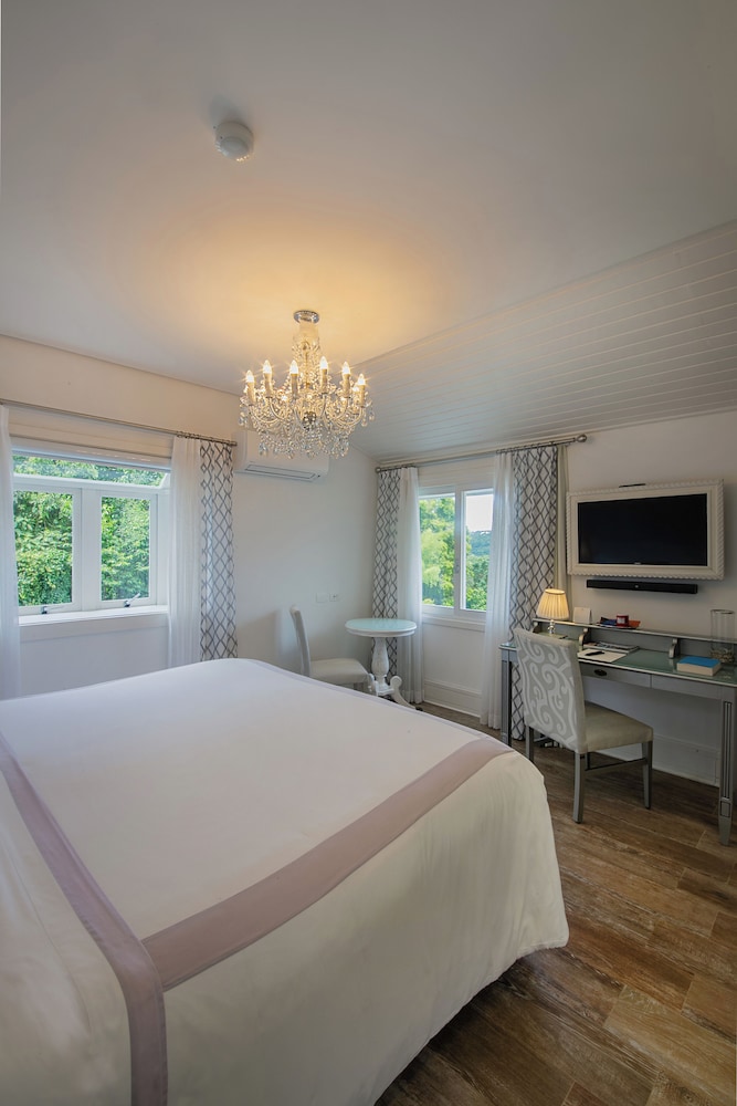 Silver, Mountain, King Bed