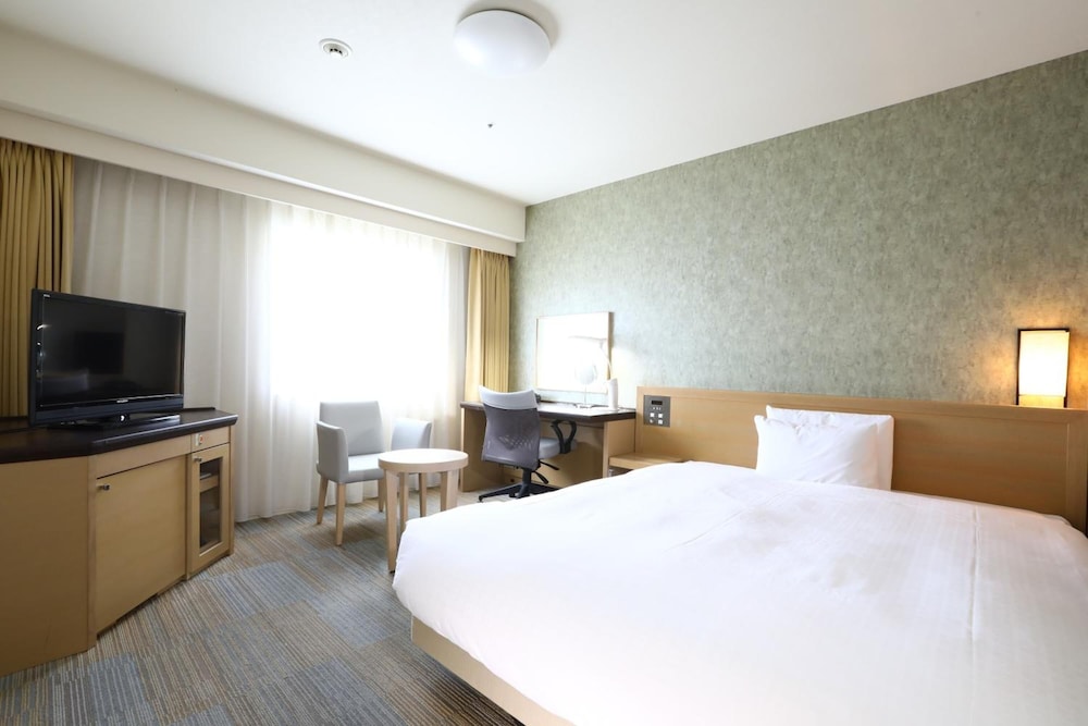 MODERATE, DOUBLE BED, SMOKING