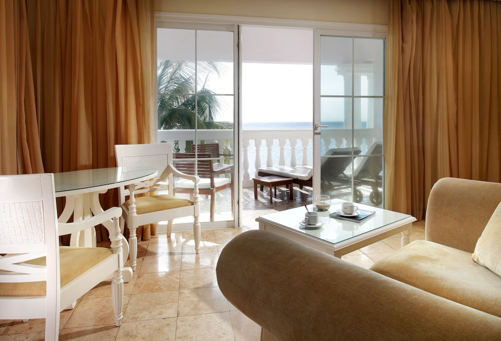 Grand Palladium Lady Hamilton Resort and Spa 28/42