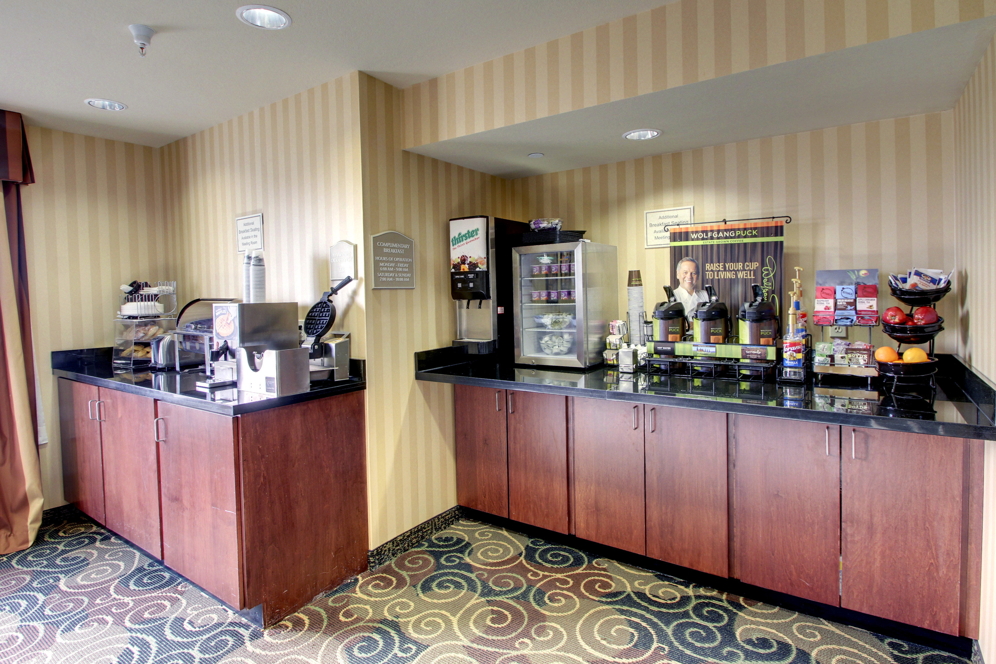 Cobblestone Hotel Wayne 8/44