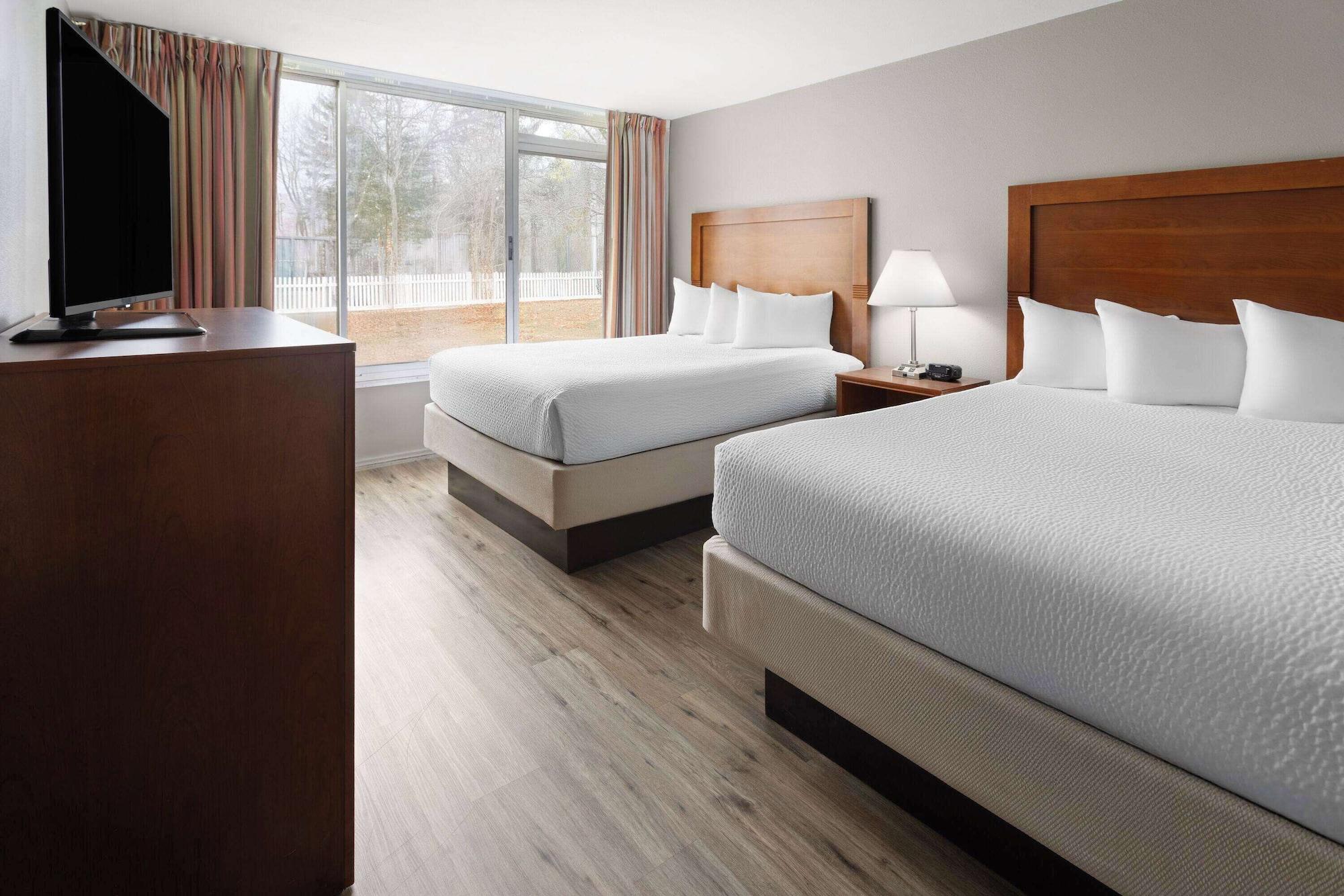 Superior, Multiple Beds, Kitchenette