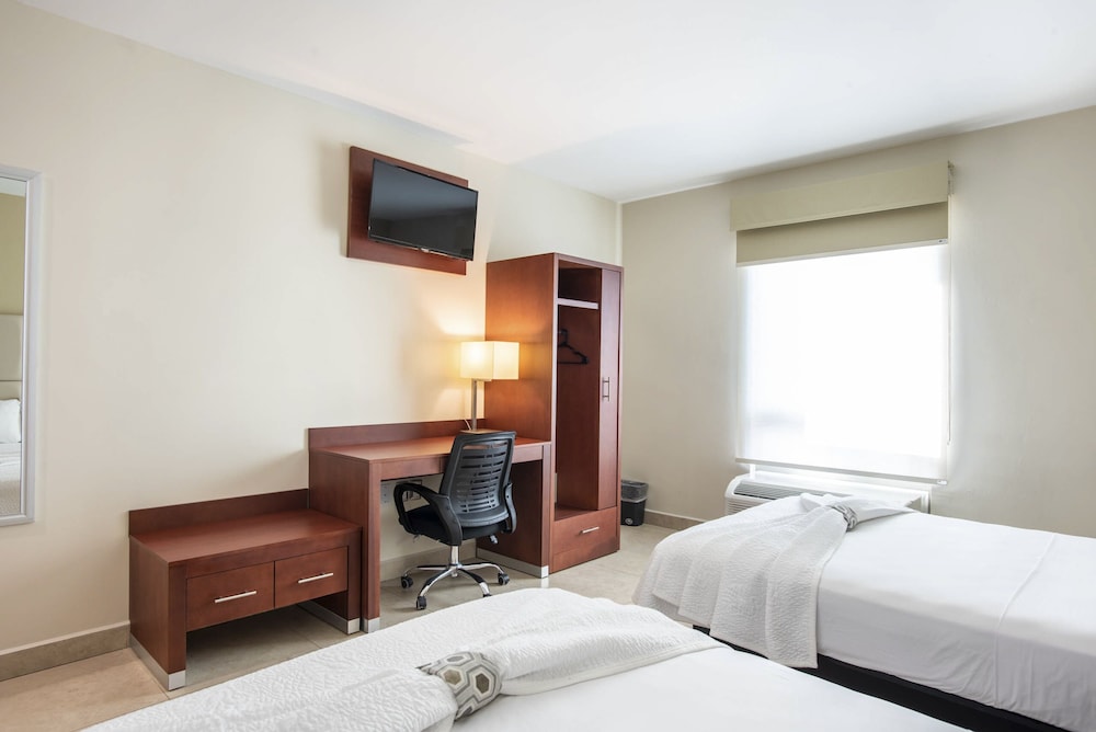 Av Inn Hotel 24/67