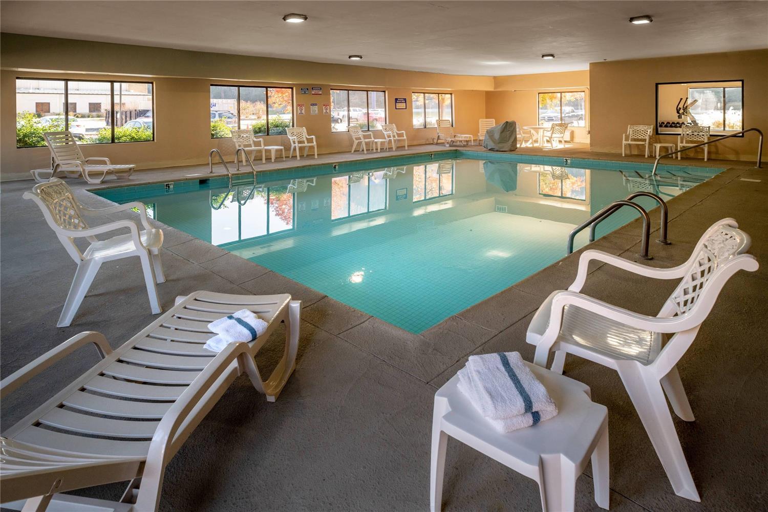 Comfort Suites Prestonsburg West KY 19/38
