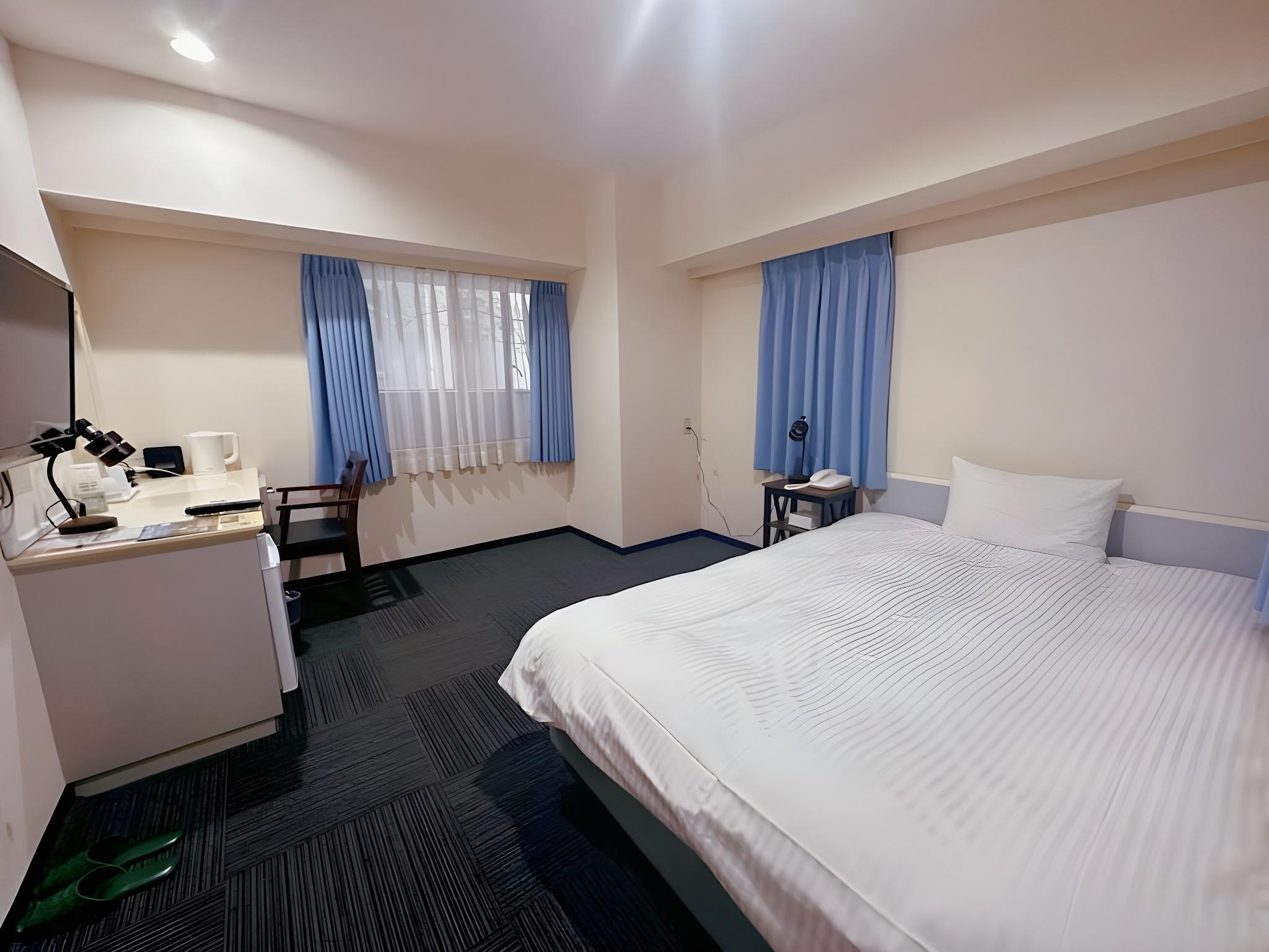 Semi Room, Semi Double Bed