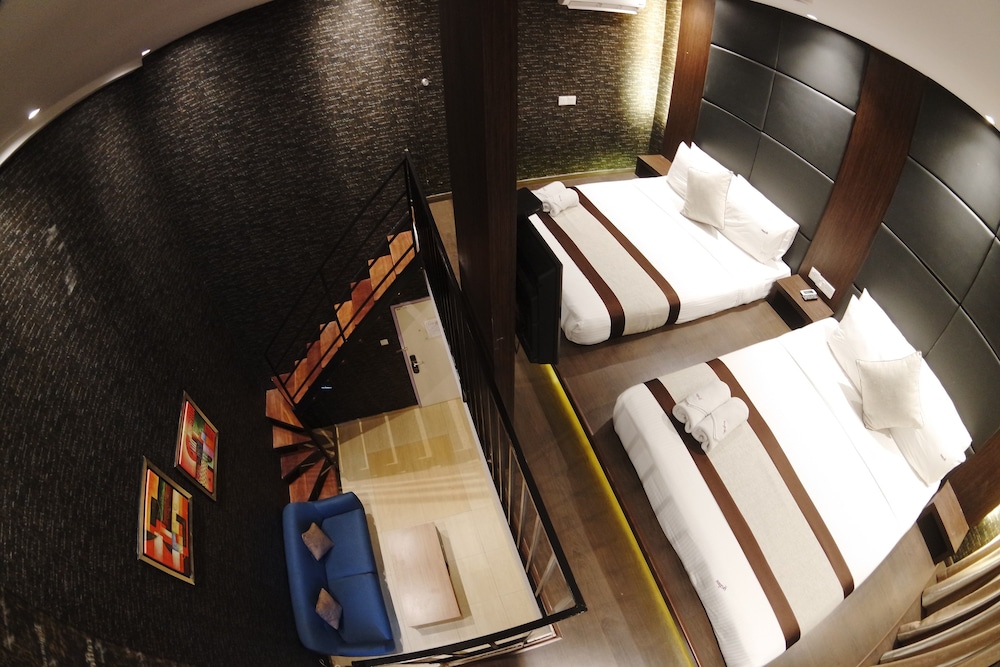 HereHotel.com 25/38