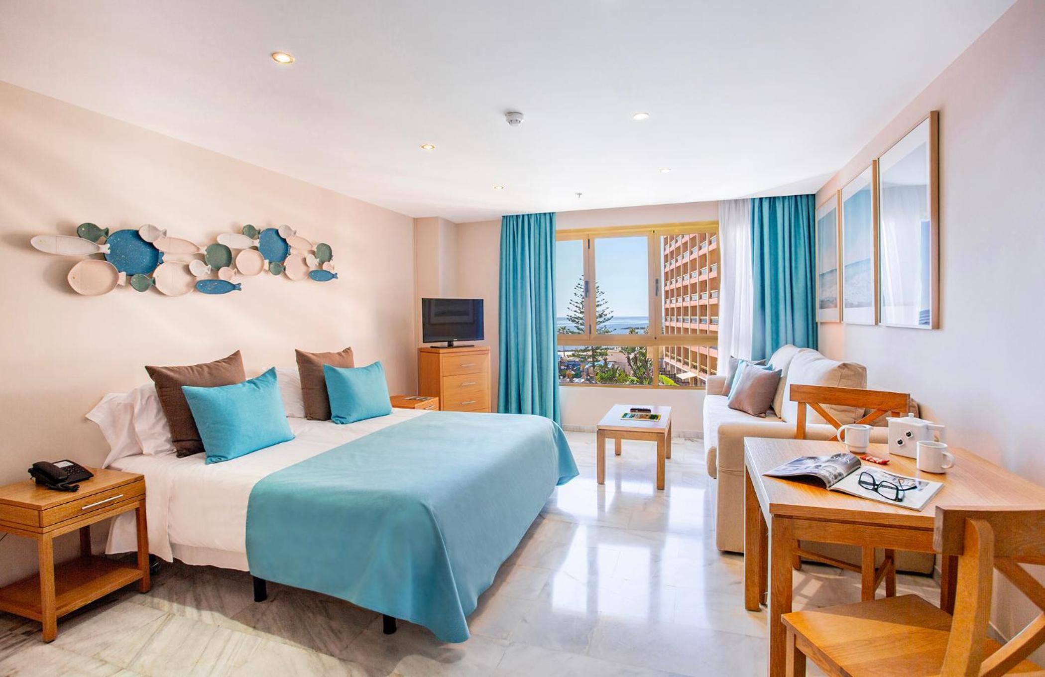Studio, Twin Beds, Partial Sea View, No Balcony