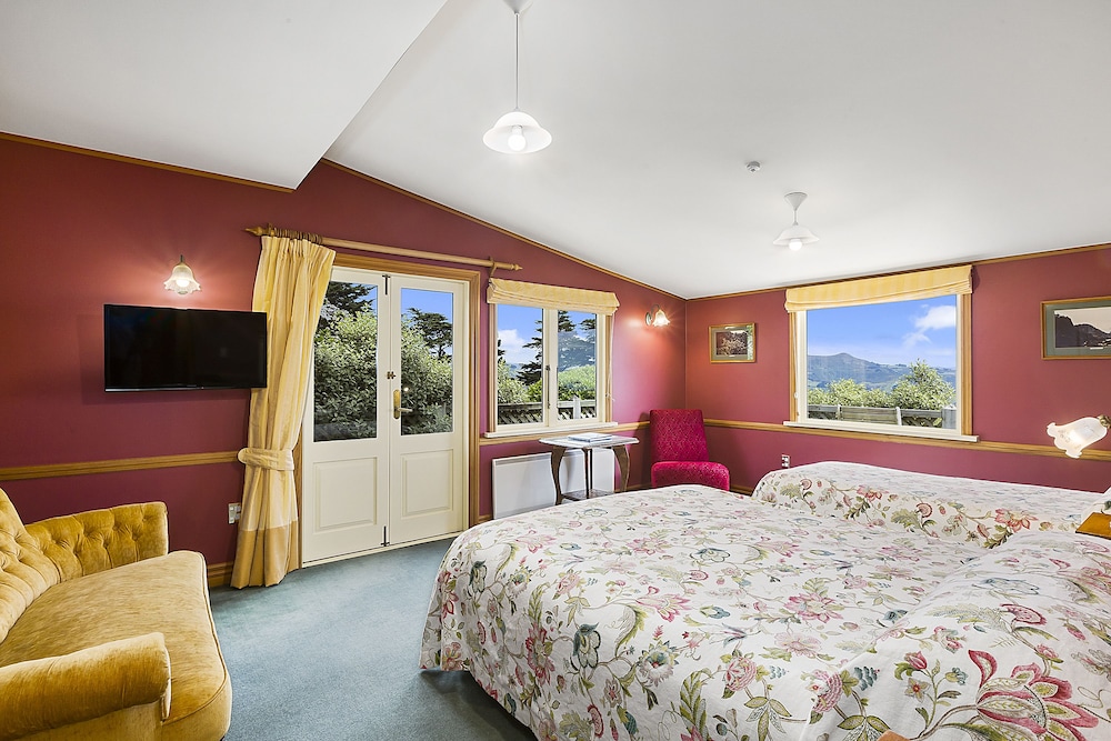 Lodge, 1 Queen and 1 Single Bed, Queen Bed, Large
