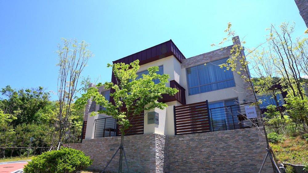 Ramada Hotel & Suites by Wyndham Gangwon Pyeongchang in PYEONGCHANG