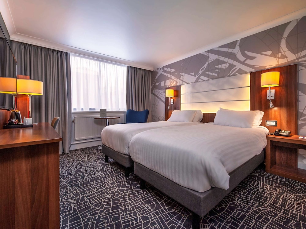Mercure Telford Centre 13/69