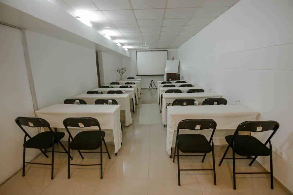 Epiqus Hotel Esperanza 43/49