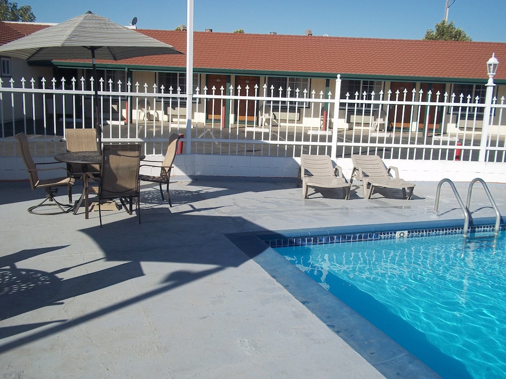 Holiday Motel Oakdale 39/66