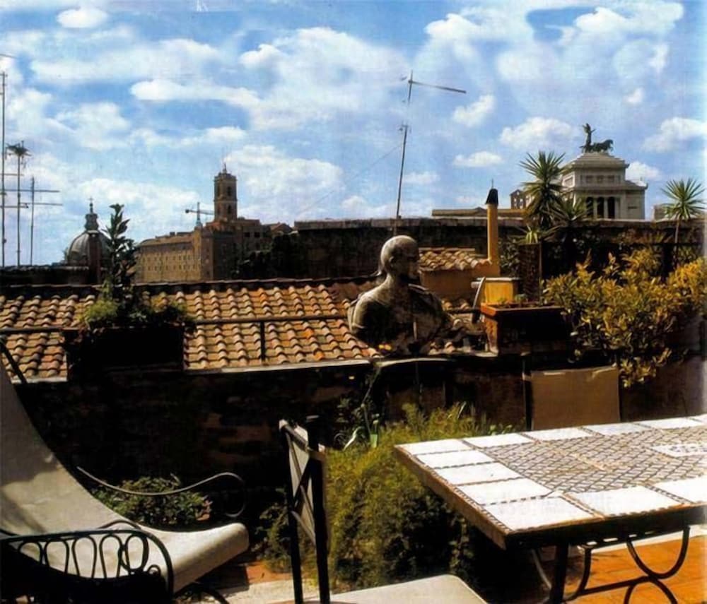 The Inn At The Roman Forum 117/126