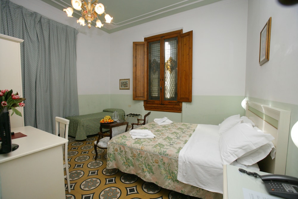 Hotel Desiree 25/62