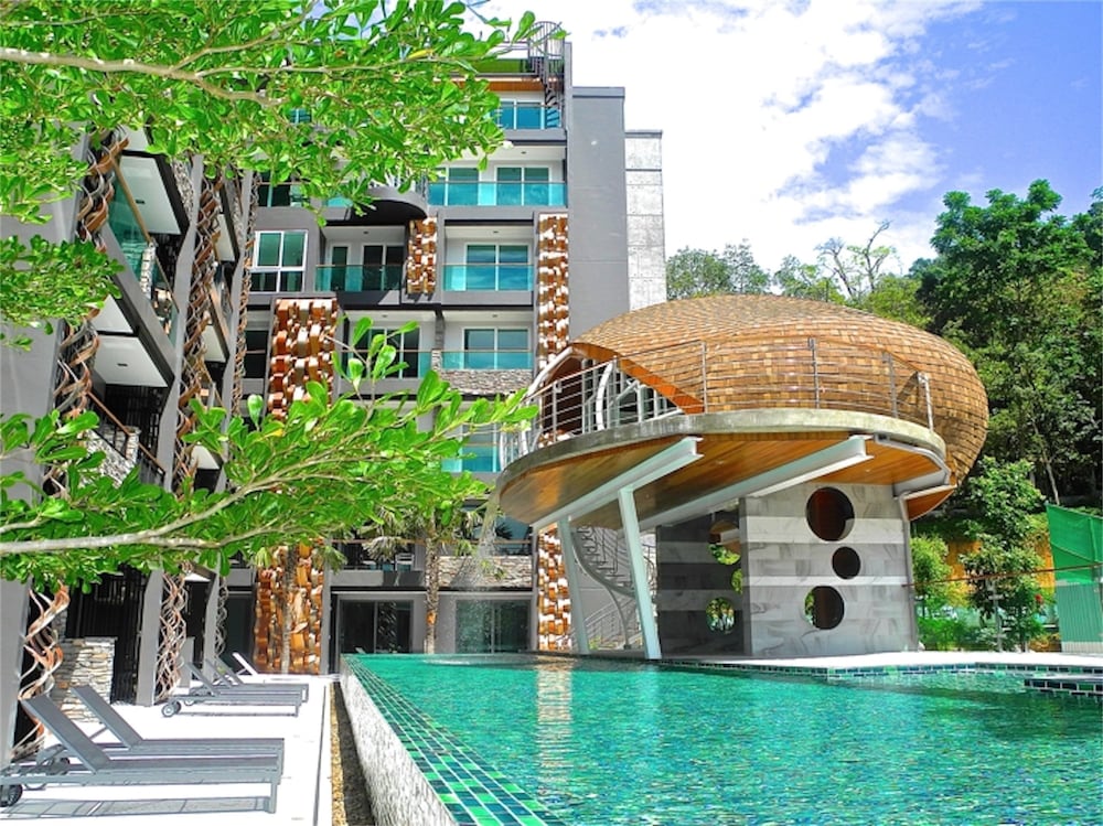 Emerald Terrace Condominium Resort 64/71