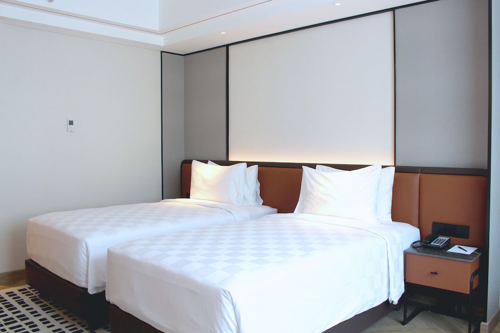 Hotel Ciputra Cibubur managed by Swiss-Belhotel International 15/75