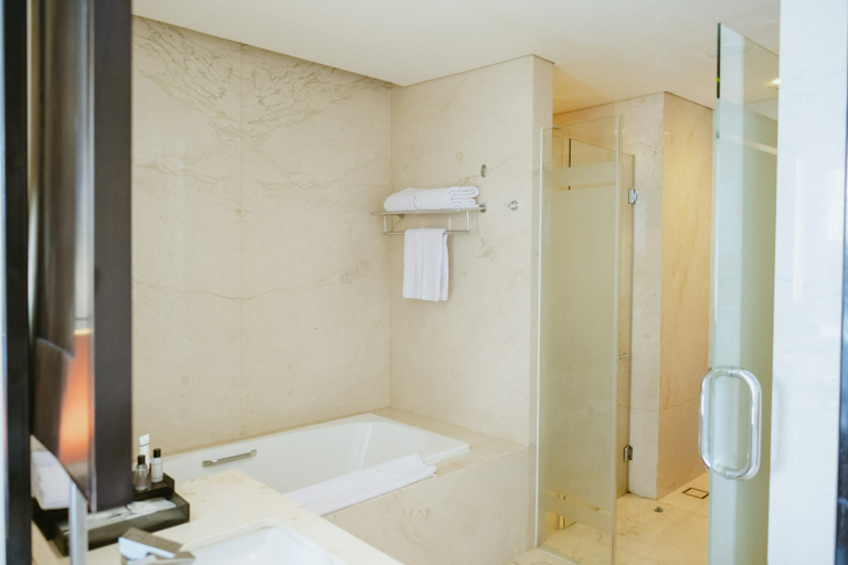 غرفة ديلوكس بسريرين منفصلين للمدخنين، Po Hotel Semarang 3/4