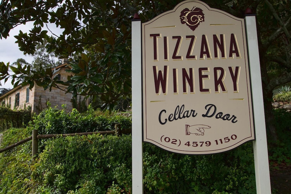 Tizzana Winery Bed & Breakfast 4/10