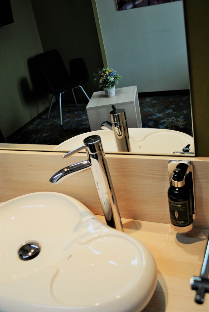Kongres Hotel Roca 42/76