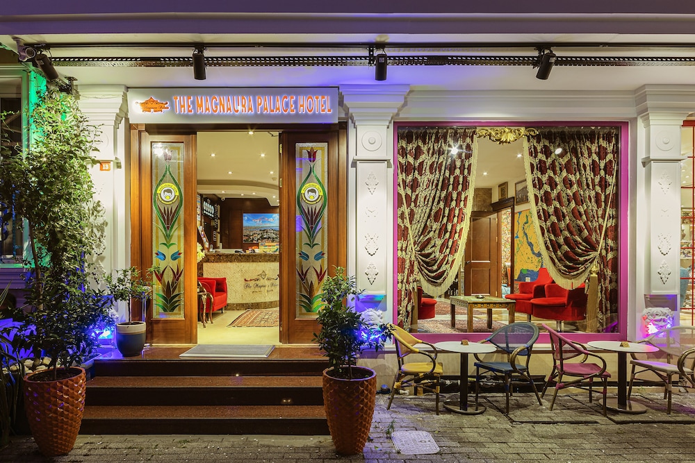 The Magnaura Palace Hotel 5/87
