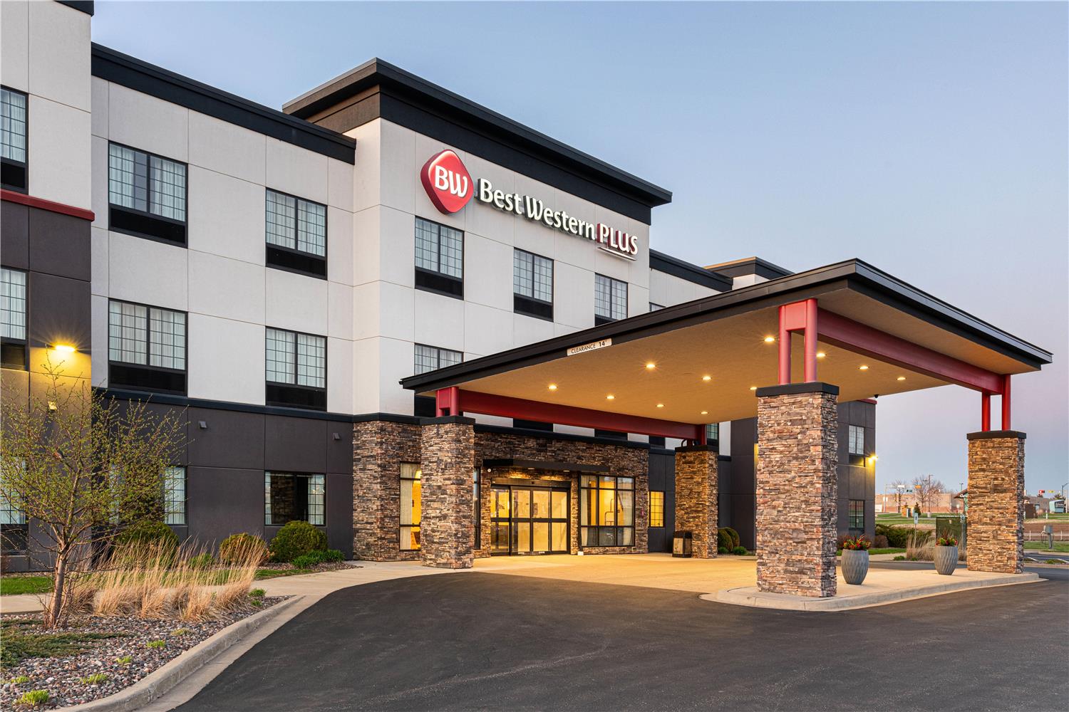 Best Western Plus New Richmond Inn & Suites 4/40