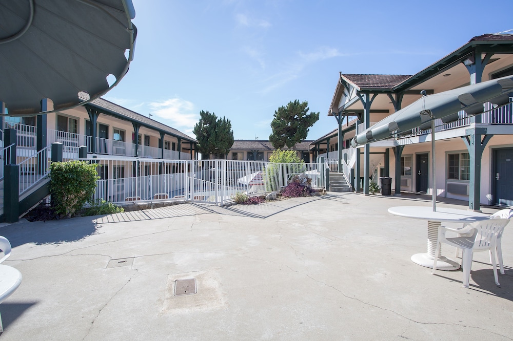 Best Whittier Inn 3/53