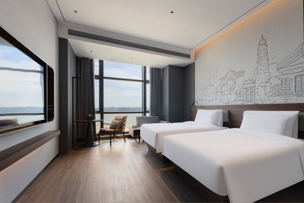 UrCove by Hyatt Shantou Zhugang New Town 5/13