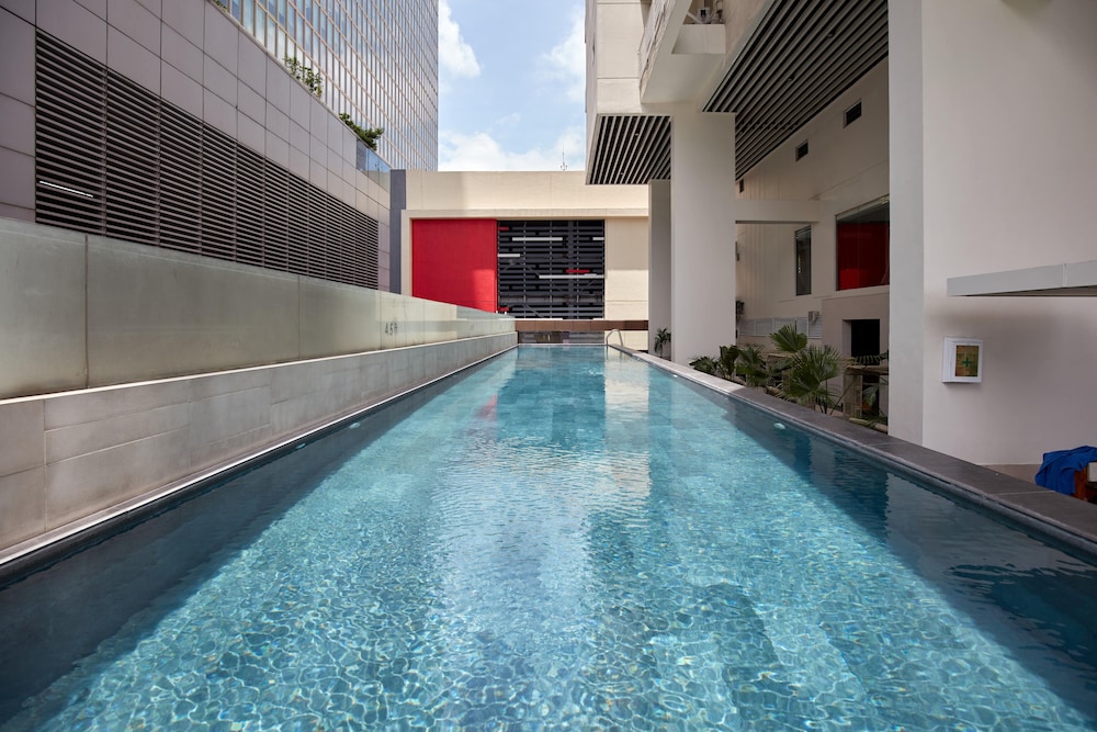 F1 Hotel Manila BGC 62/65