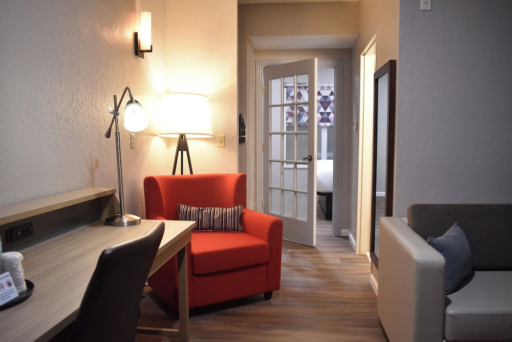 Sonesta Essential IAH Airport JFK Boulevard 36/53