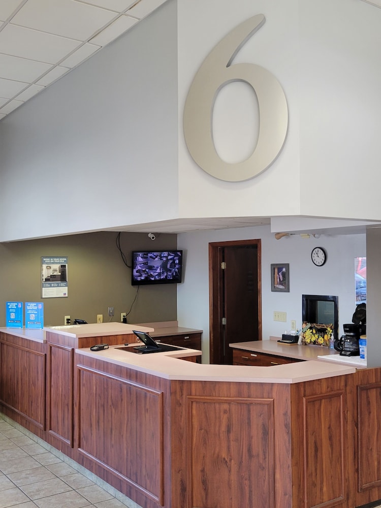 Motel6 Effingham, IL 7/50