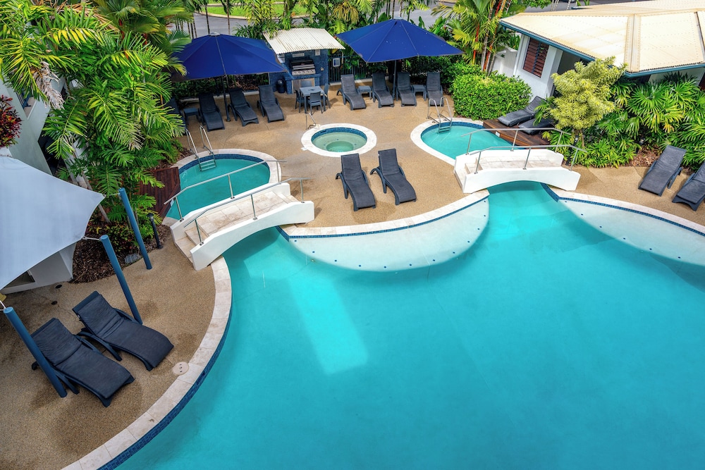 Meridian Port Douglas 62/70